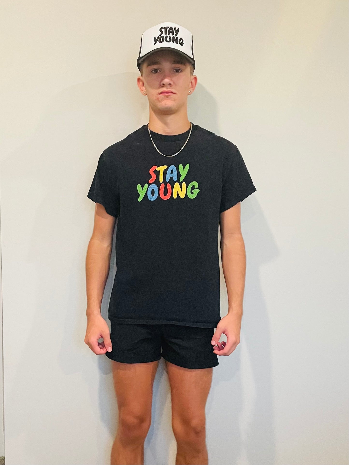 Stay Young T-Shirt Black | Color Logo